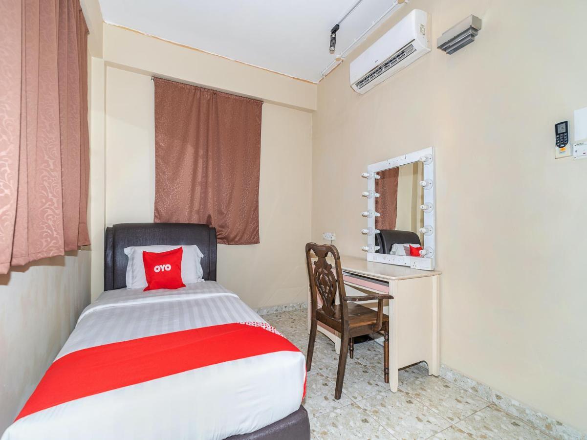 Oyo 89932 Dd Homestay Кота-Кинабалу Экстерьер фото