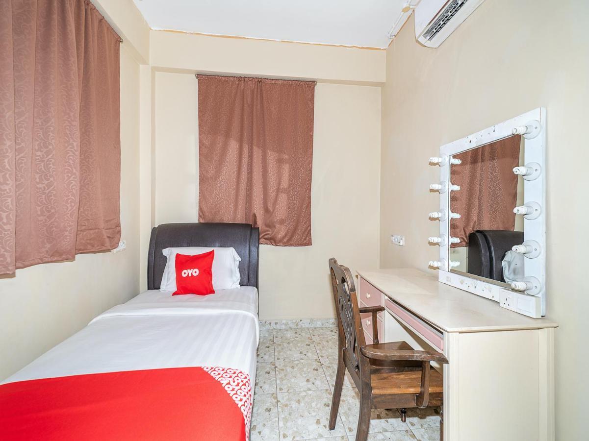 Oyo 89932 Dd Homestay Кота-Кинабалу Экстерьер фото