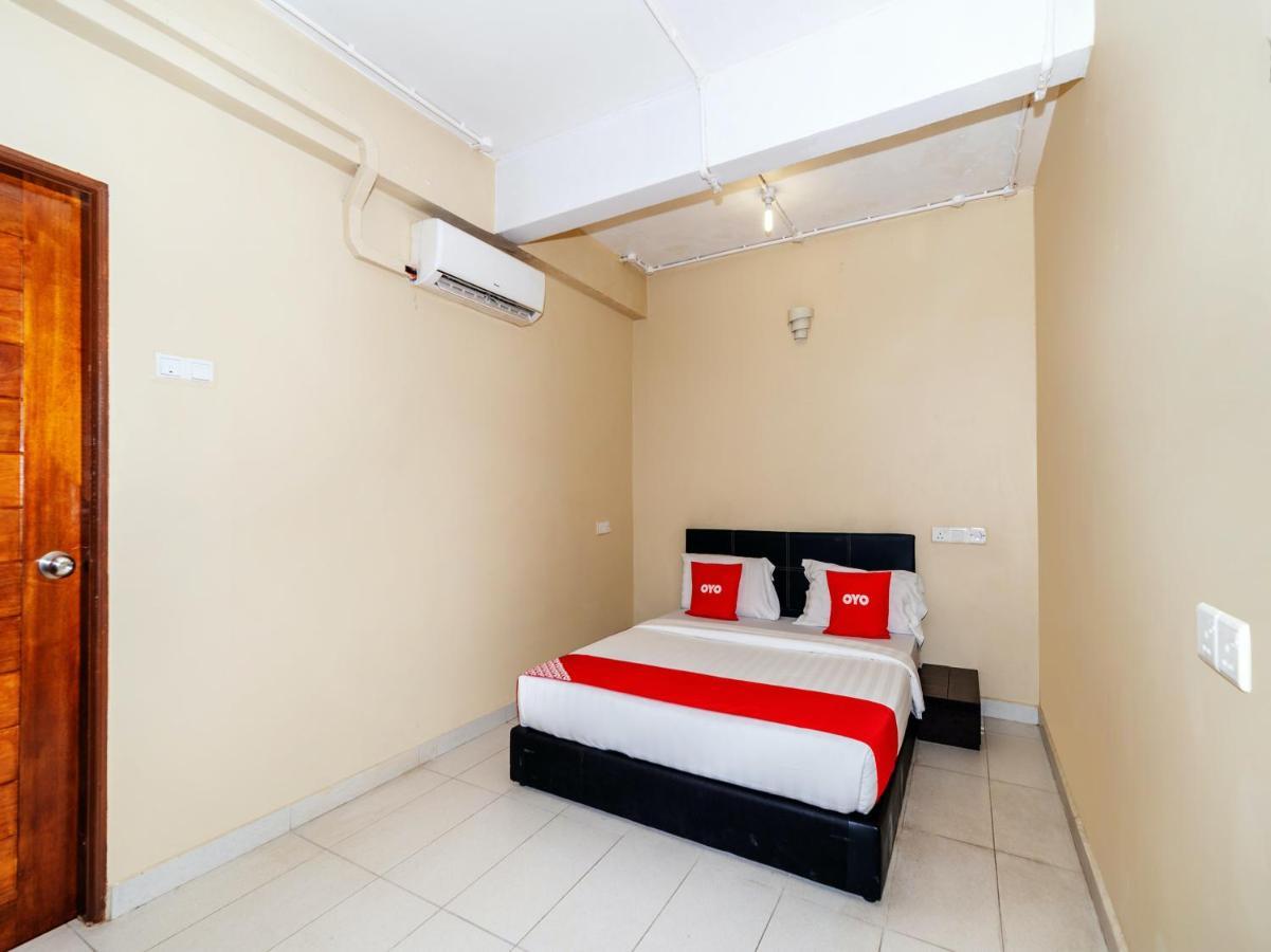 Oyo 89932 Dd Homestay Кота-Кинабалу Экстерьер фото